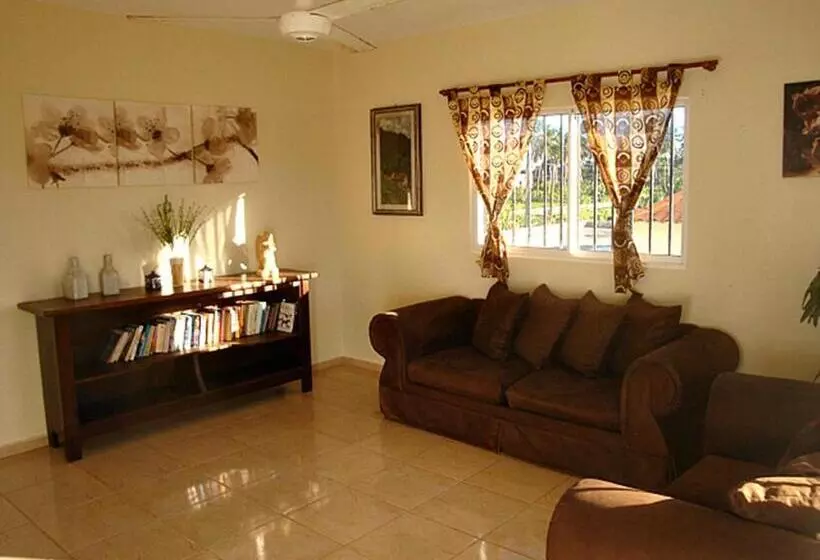 El Malecon B&b