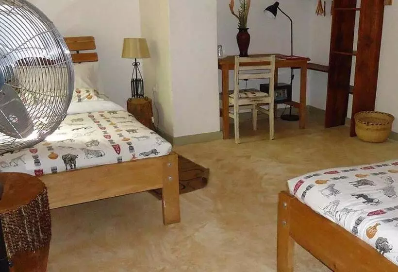هتل Gately Inn Entebbe