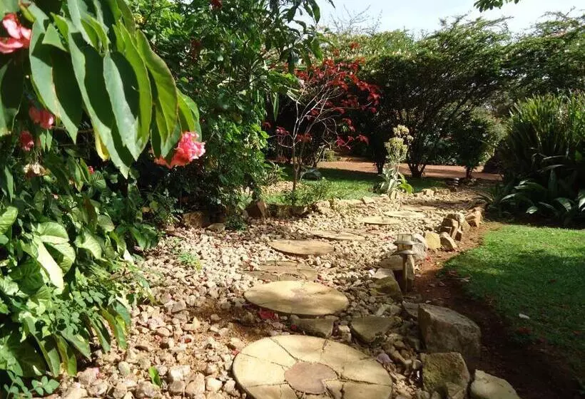 هتل Gately Inn Entebbe