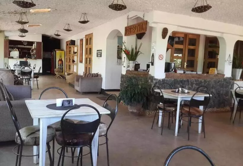 هتل Gately Inn Entebbe