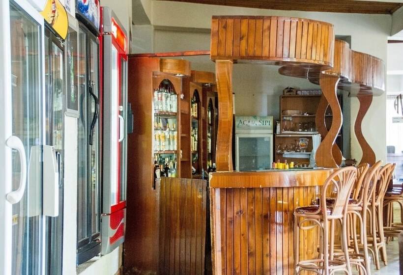 בית מלון כפרי Lake View Resort