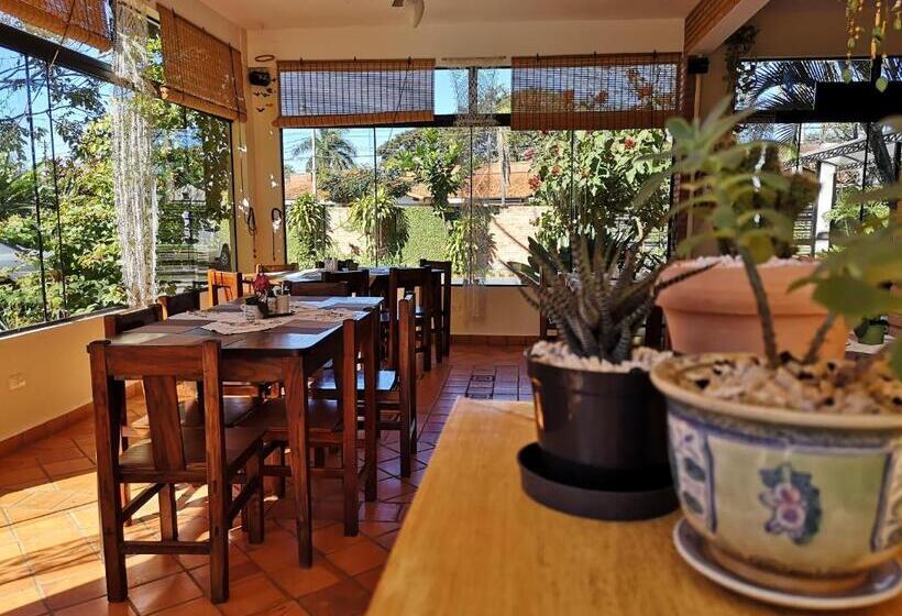 هتل Las Orquideas Parque