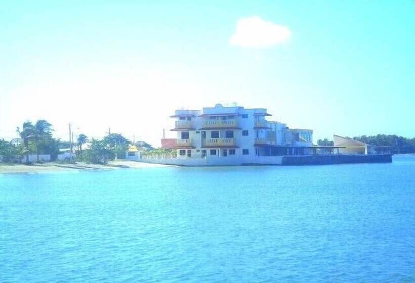 هتل Marbella Montecristi