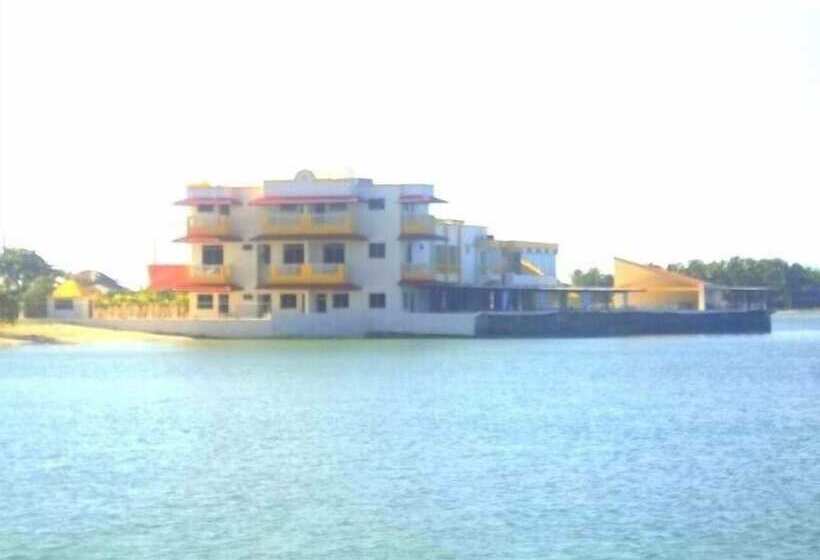 هتل Marbella Montecristi