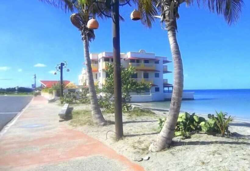 هتل Marbella Montecristi