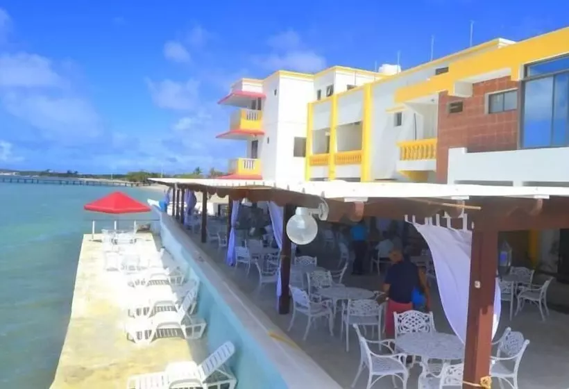 هتل Marbella Montecristi