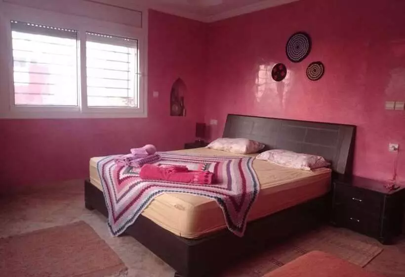 Retkeilymaja Mubaradise Surfcamp