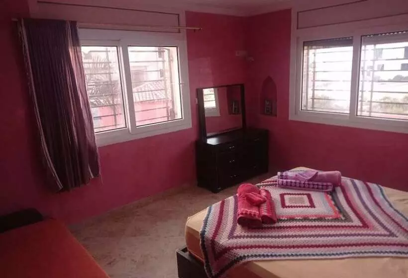 Retkeilymaja Mubaradise Surfcamp