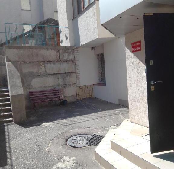 هاستل Best4rest