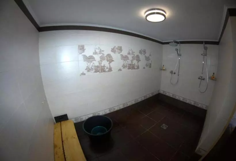 Fayniy Motel