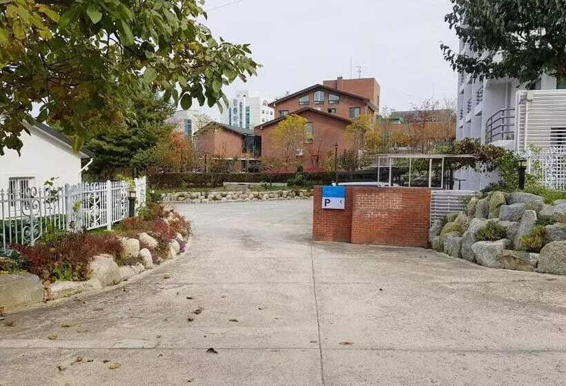 Goodstay Motel Hill