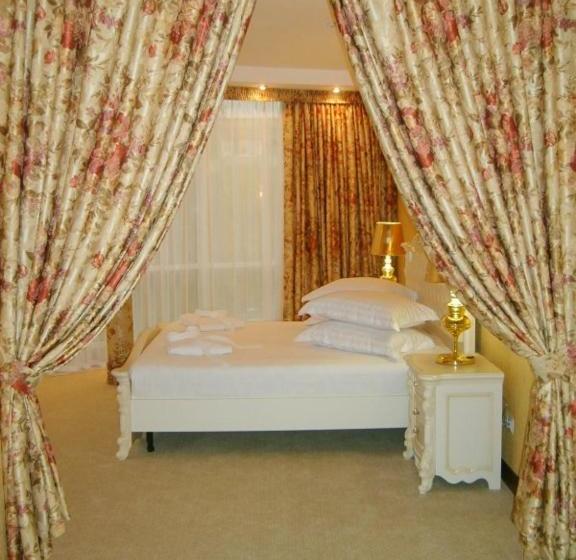 בית מלון כפרי Complex Gayki