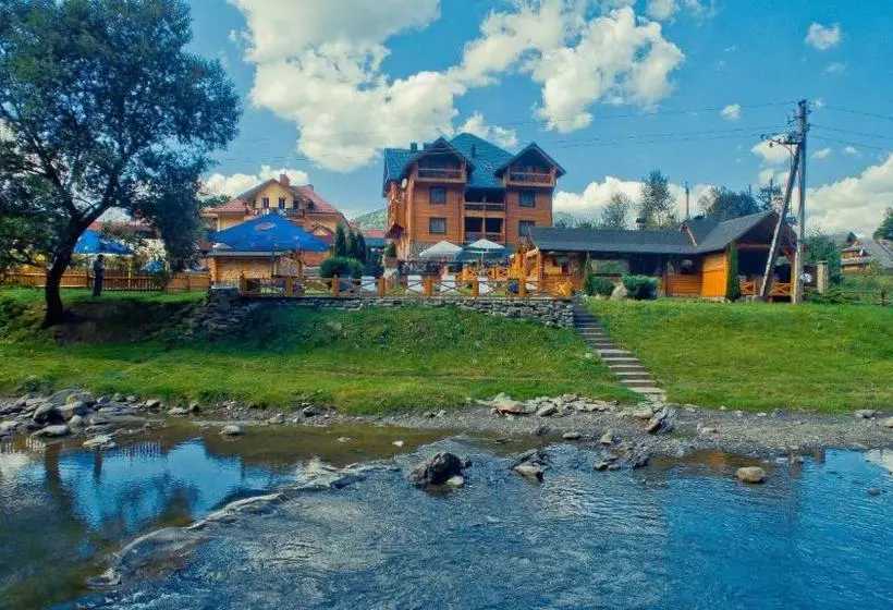 هتل Forest House