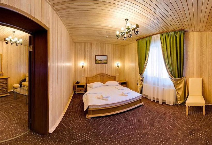 فندق Forest House