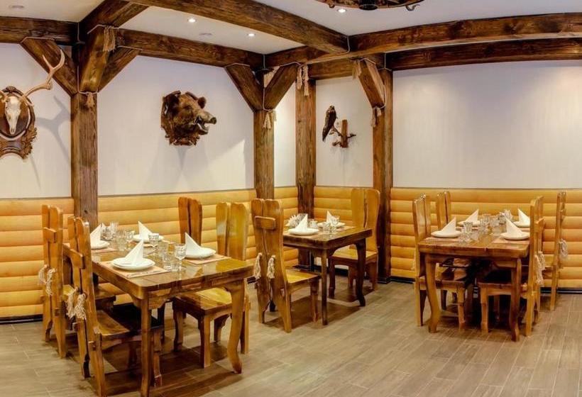 فندق Forest House