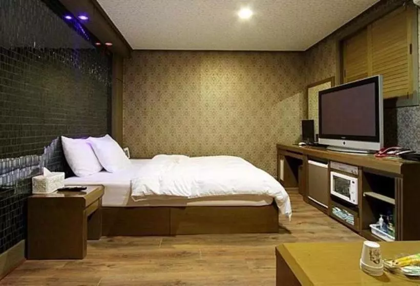 Motel Q Chuncheon
