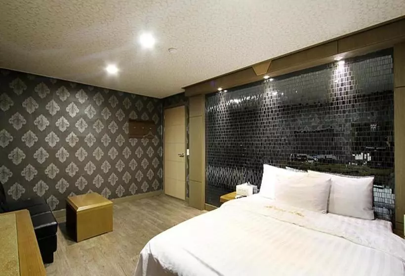 Motel Q Chuncheon