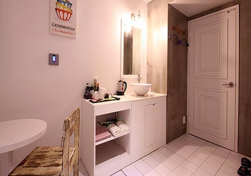 Мотель You, I In