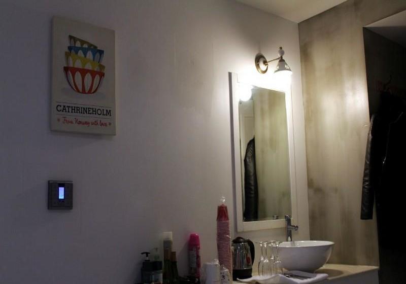 Мотель You, I In