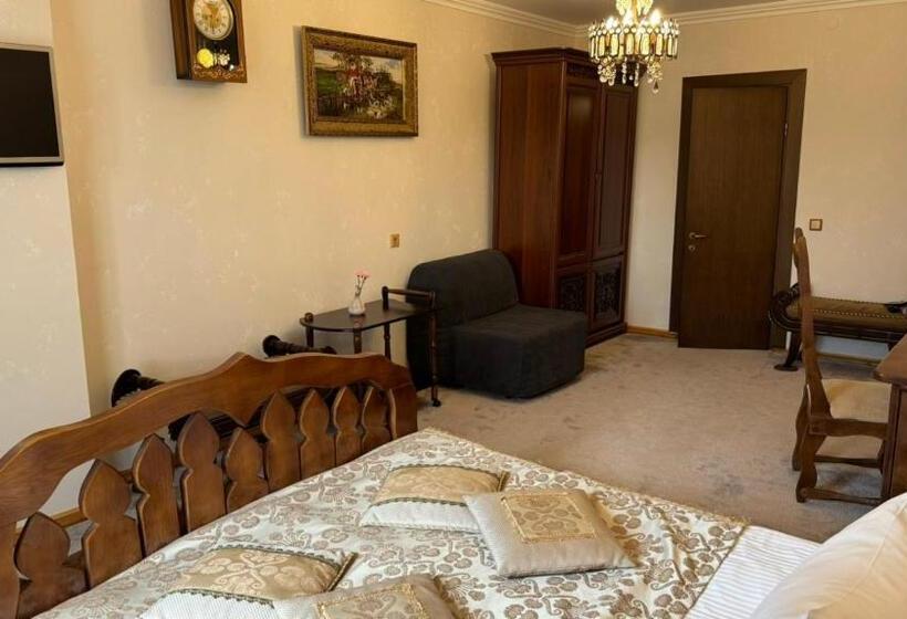 Stara Pravda Hotel   History