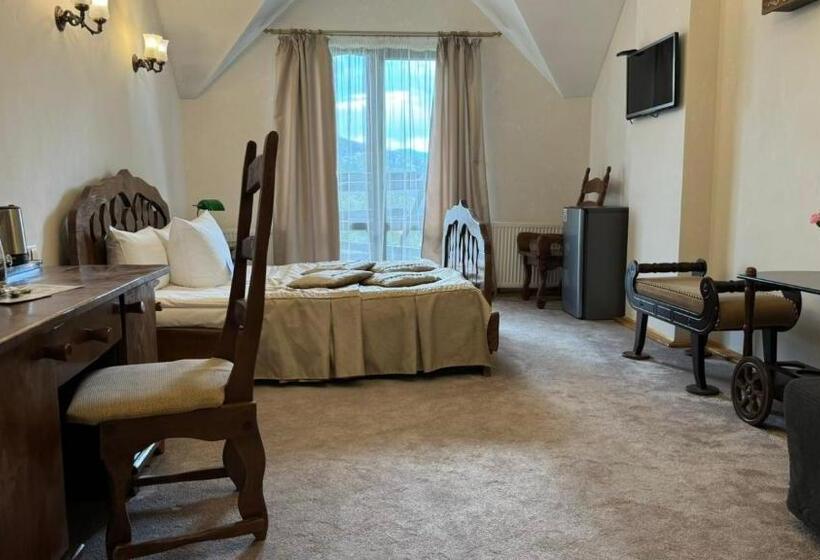 Stara Pravda Hotel   History