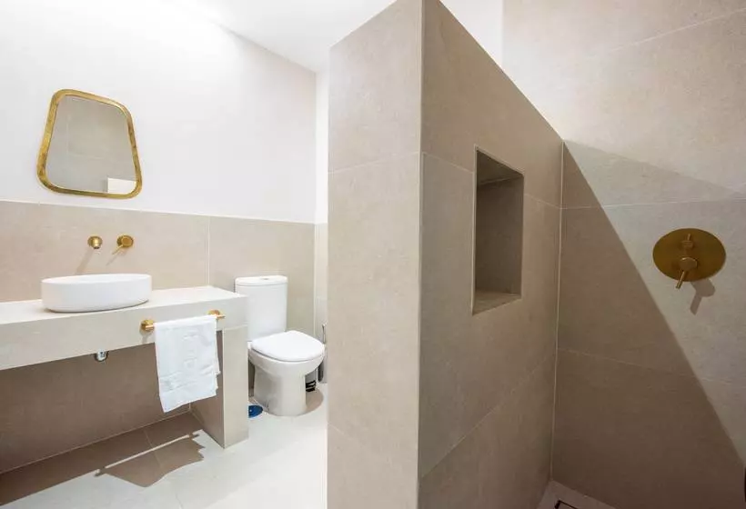 Ereza The White Homes