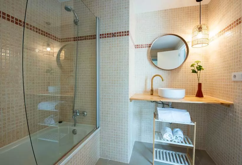 Ereza The White Homes