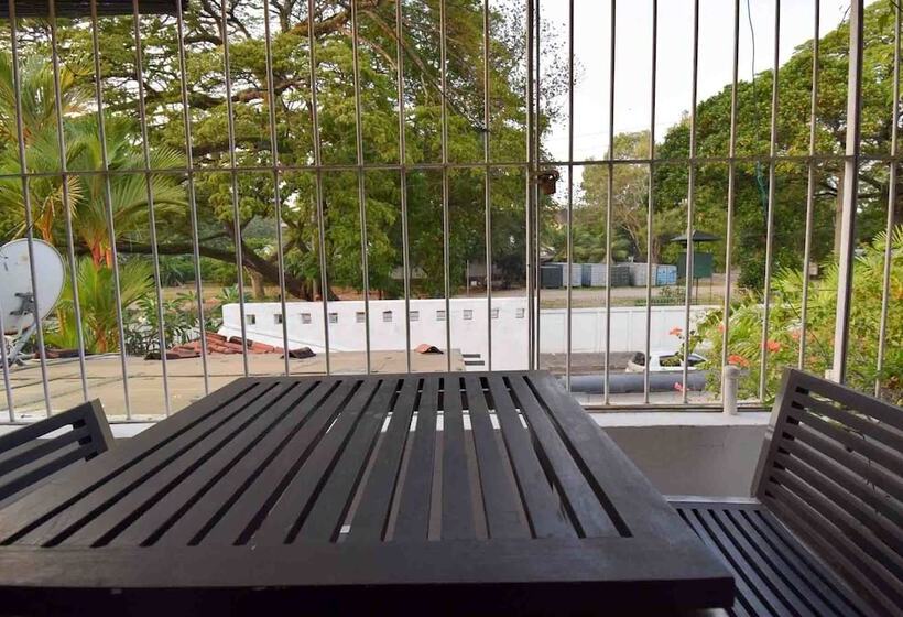 Bed and Breakfast Charming White Room