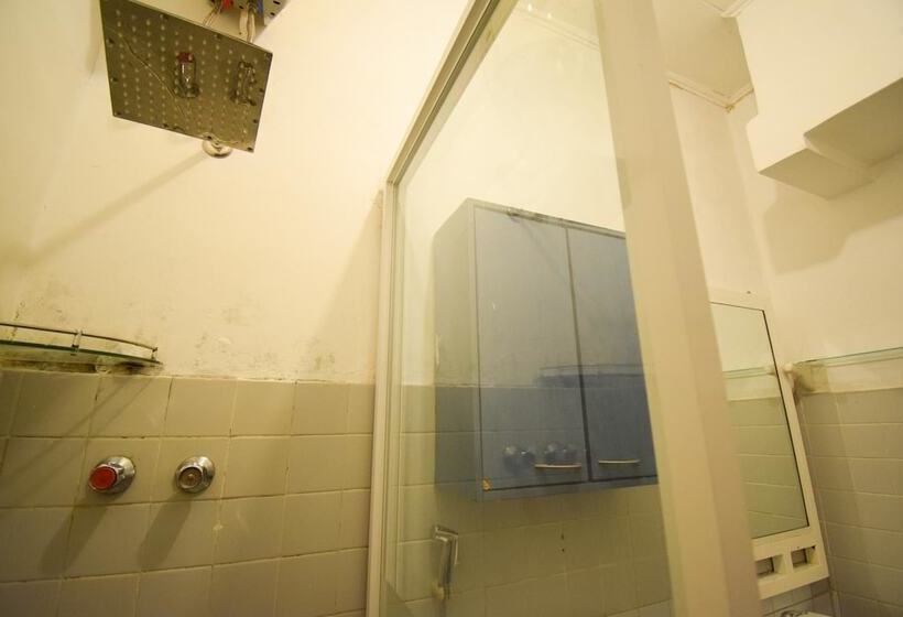 Bed and Breakfast Charming White Room