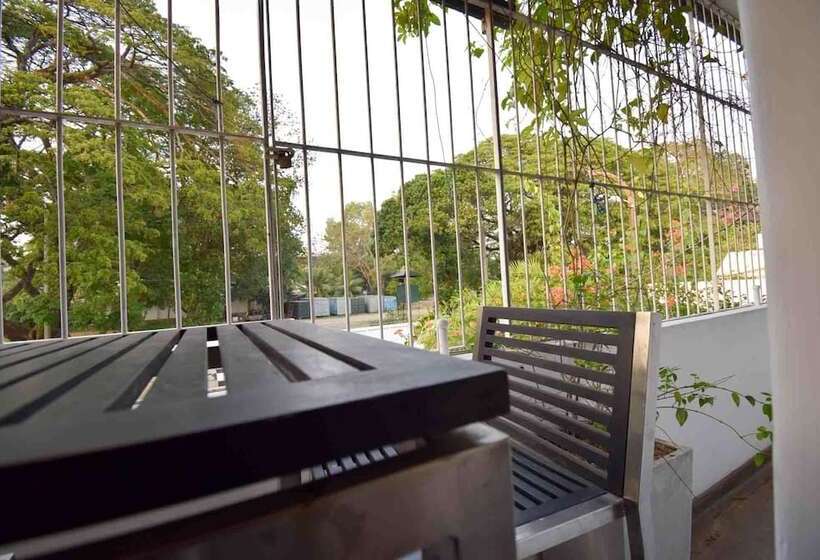 Bed and Breakfast Charming White Room