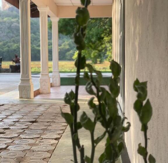 Bed & Breakfast Moksha Sigiriya