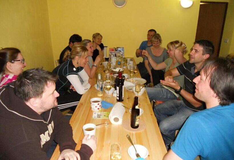 تختخواب و صبحانه Previt Janek