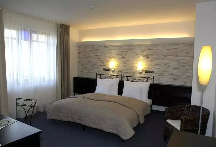 Ea Zámecký Hotel Sychrov