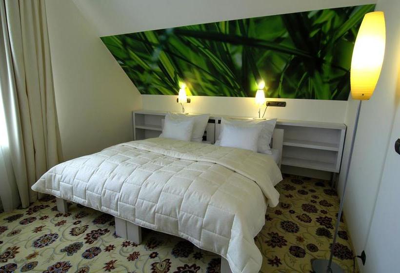 Ea Zámecký Hotel Sychrov