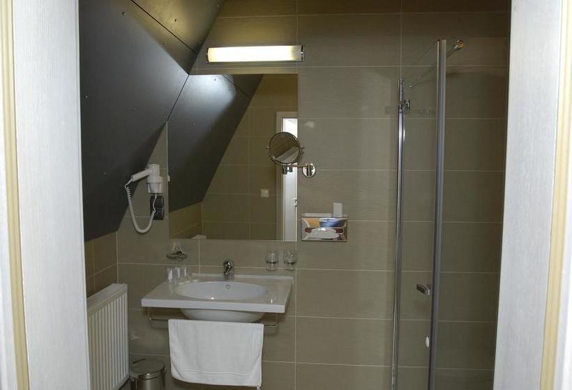 Ea Zámecký Hotel Sychrov