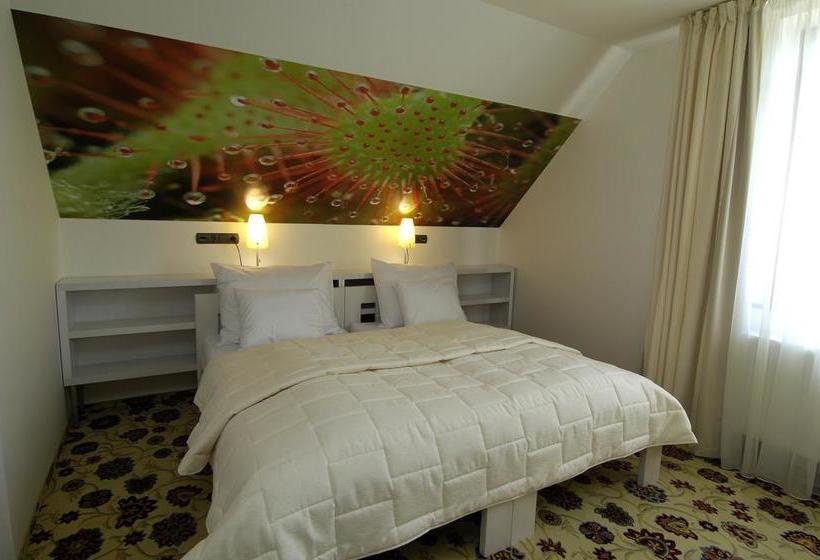 Ea Zámecký Hotel Sychrov