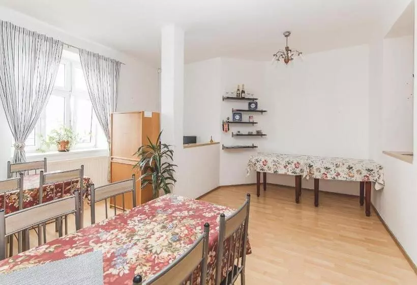 Hostel U Arény