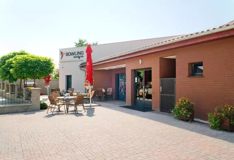 Hotelli Akademie A Depandance Vila Jarmila