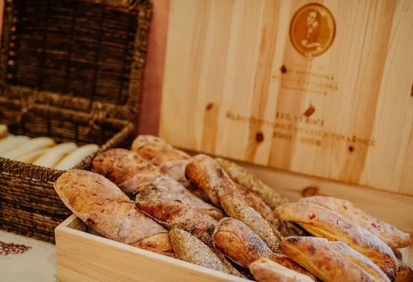 Hotelli Akademie A Depandance Vila Jarmila