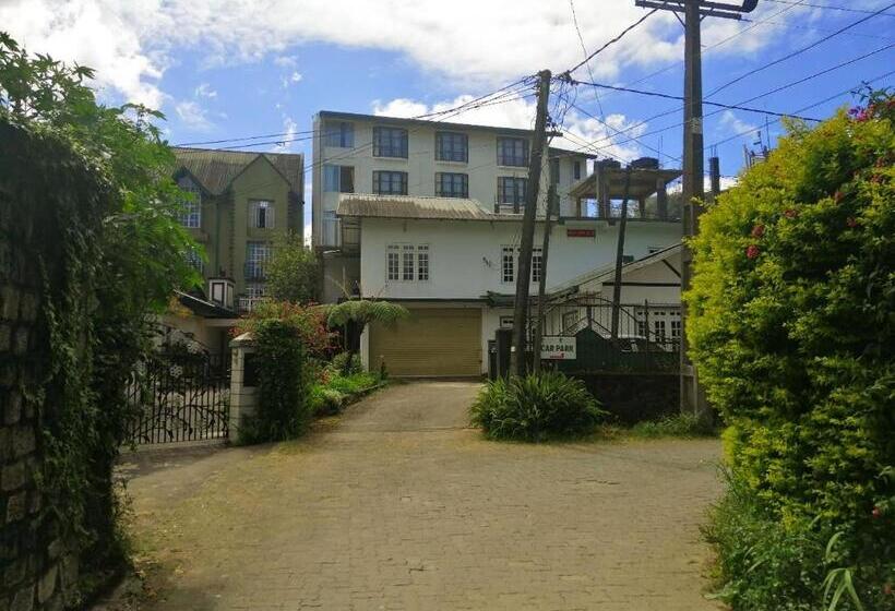 هتل Glenfall Guest