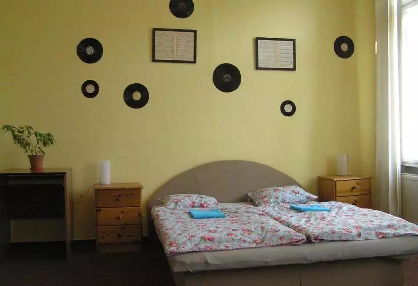هتل Hostel Moravia Ostrava