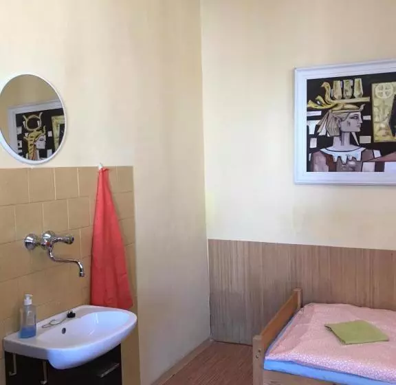 هتل Hostel Moravia Ostrava