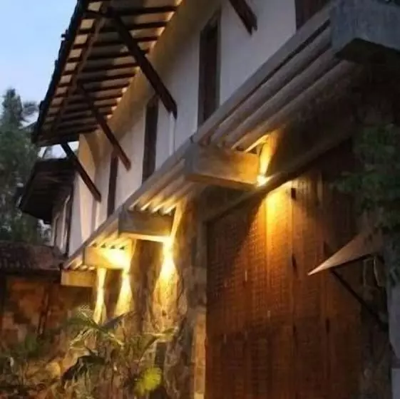 هتل Isana Beach House