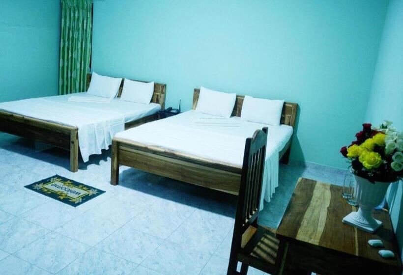 Kings Hotel Restaurant And Bar