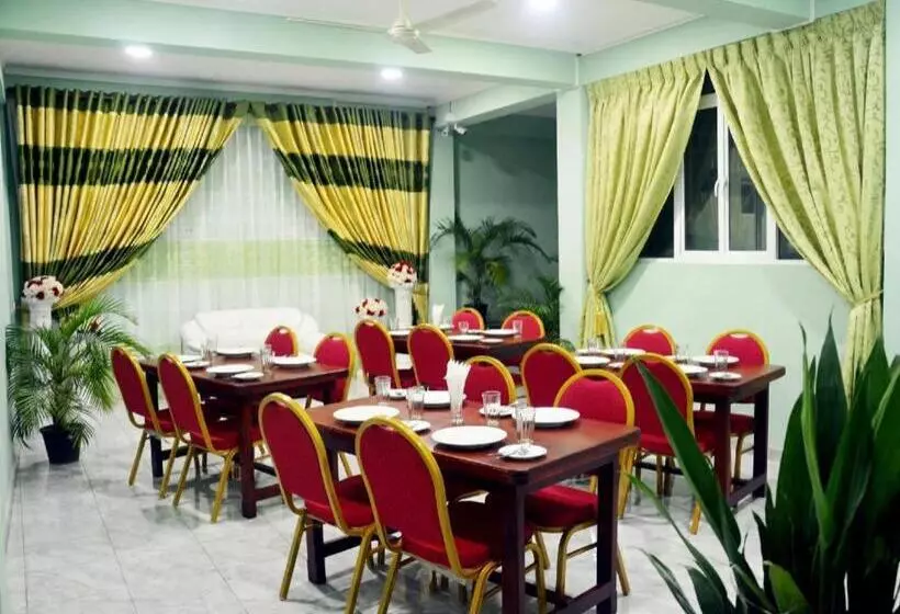 Kings Hotel Restaurant And Bar