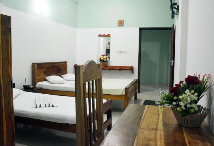 Kings Hotel Restaurant And Bar