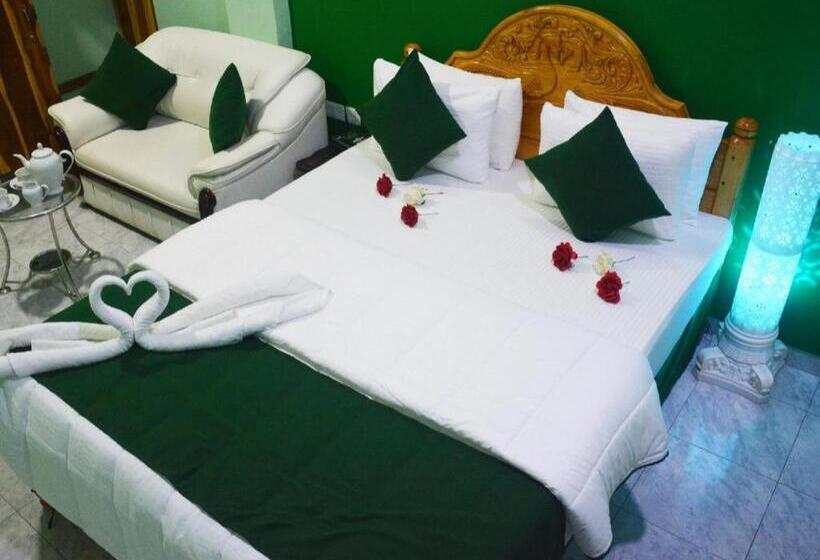 Kings Hotel Restaurant And Bar