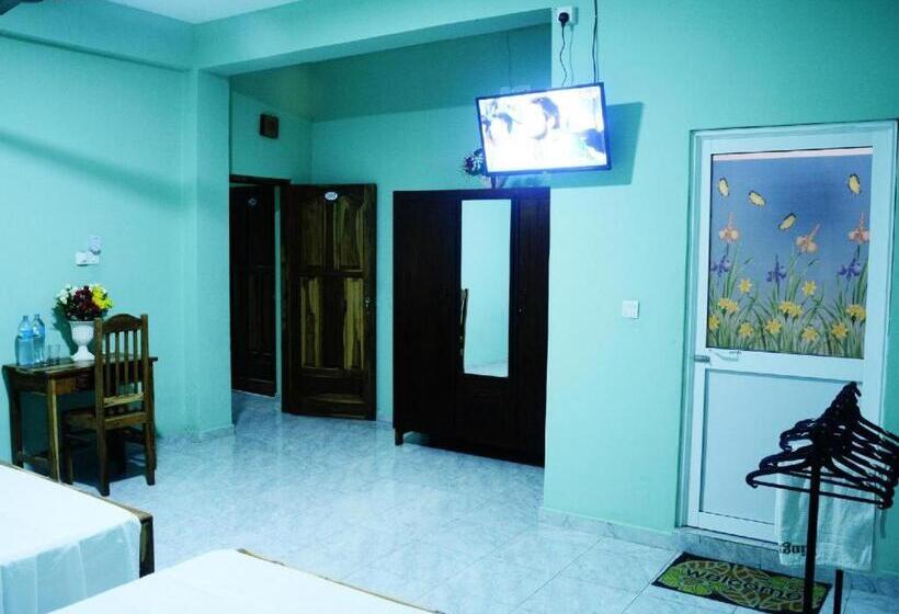 Kings Hotel Restaurant And Bar