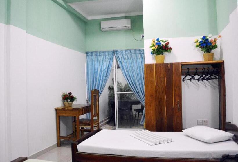 Kings Hotel Restaurant And Bar