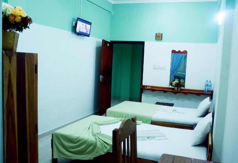 Kings Hotel Restaurant And Bar